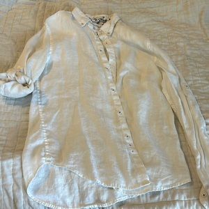 White linen mens dress shirt. Option to roll up sleeve and button around elbows